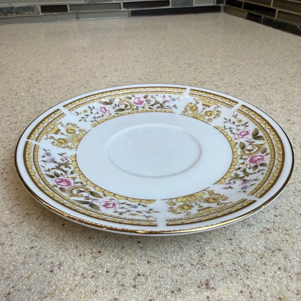 VTG Wallace Heritage Daphne Saucers 2pc Set Fine China Porcelain Floral Gold Rim